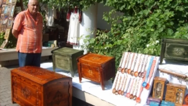 Viorel Bangala: "Mobila pictata, sculptura si artizanat lemn!"