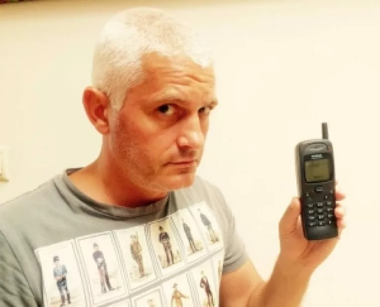 Virgil Iantu, vizibil imbatranit si cu parul alb, intr-o postare a sa pe Facebook