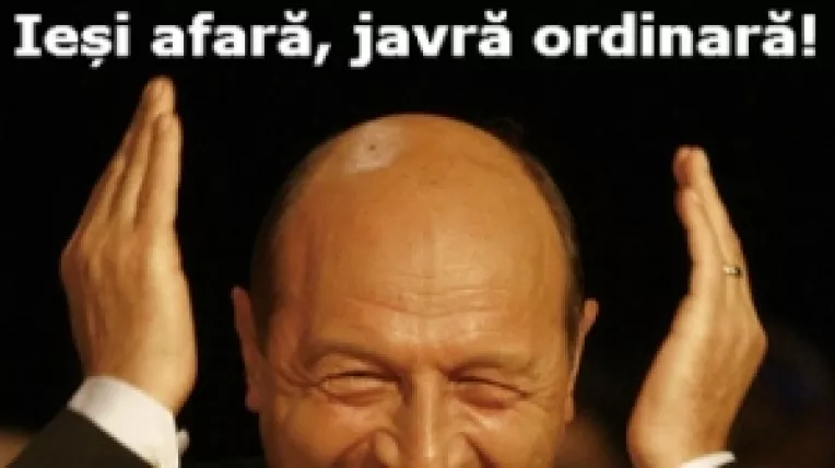 Visul lui Basescu implinit in Piata Universitatii: Bannere si pancarte istorice