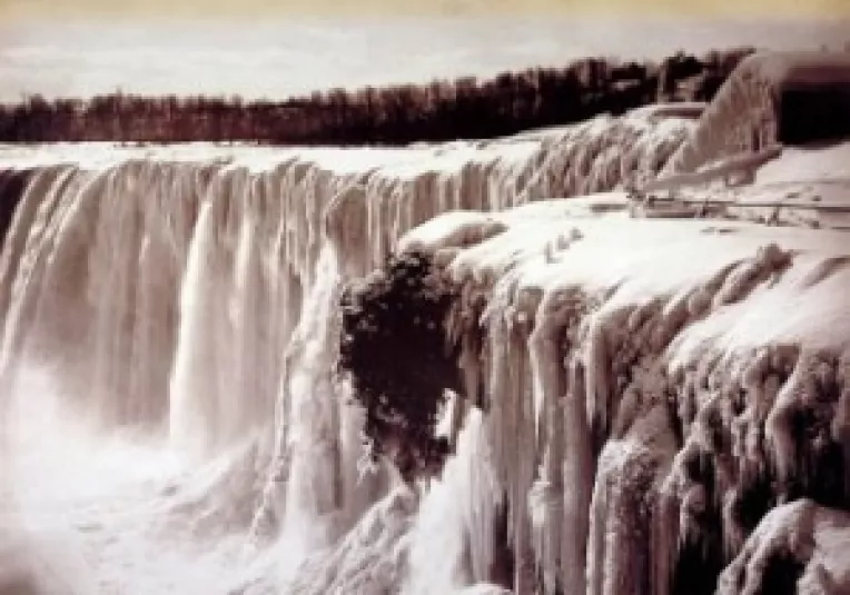 Visul scriitorului Mihai Sora de a vedea cascada Niagara l-a impresionat pe Dan Perrone, consul general al Ambasadei SUA la Bucuresti