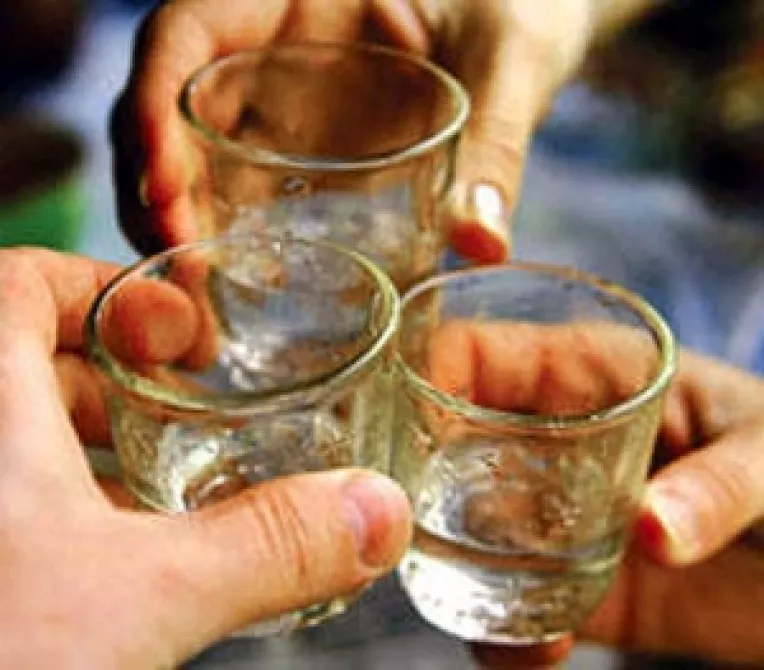 Vodca va putea fi fabricata si din mere sau struguri