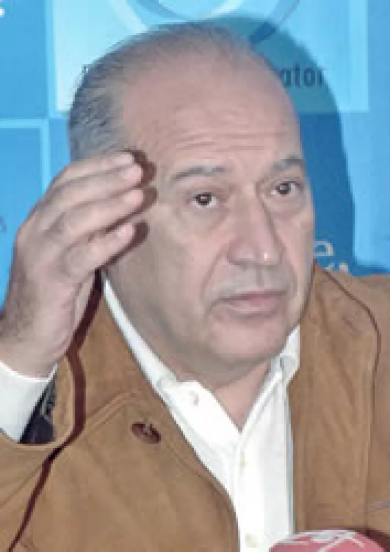 Voiculescu, intre turnator, stropitor, ciripitor si raportor