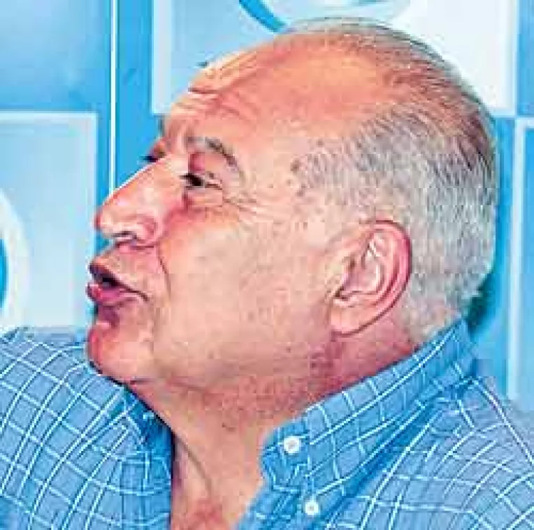 Voiculescu si-a dat demisia din Senat, dar se pregateste pentru alta functie