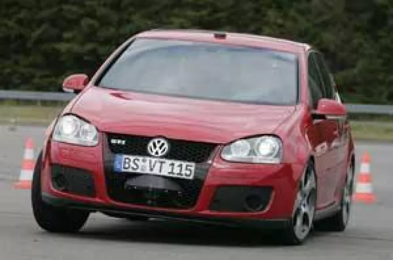 Volkswagen pregateste masina care se conduce singura