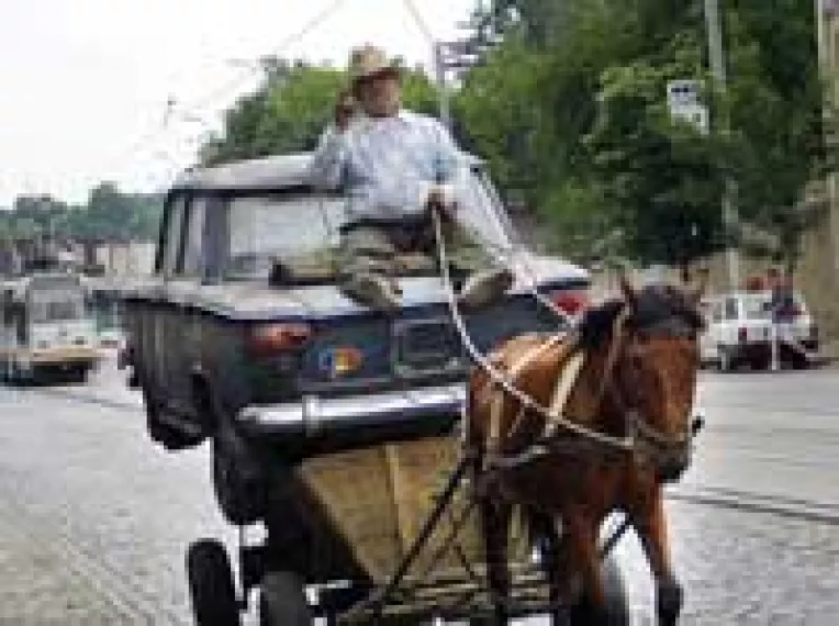 Zeci de milioane pe masini vechi