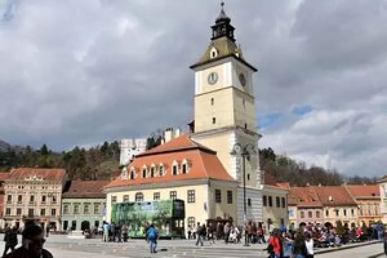 Zilele Brasovului : Concerte, expozitii, targuri, spectacole de teatru si foclor, lansari de carte