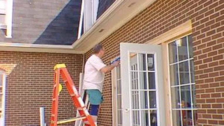 Zugravitul, faiantarea si termopanele nu au nevoie de avize